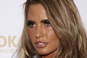 Katie Price muss sich derzeit mit viel Negativem auseinandersetzen.