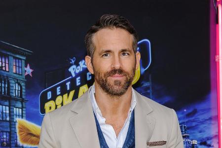 Ryan Reynolds hilft bei der Suche nach einem Teddybär.