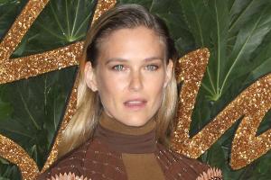 Bar Refaeli bei einem Event.