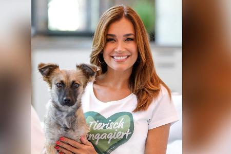 Moderatorin Jana Ina Zarrella und ihr neues Familienmitglied, Hund Cici, sind ein Herz und eine Seele.