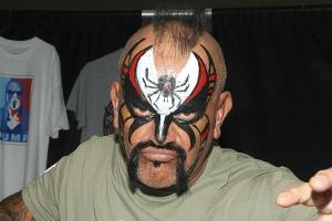 Road Warrior Animal bei einer "WrestleCon"-Show 2018 in New Orleans.