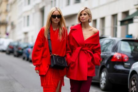 Knalliges Rot gehört zu den Trendfarben im Herbst 2020