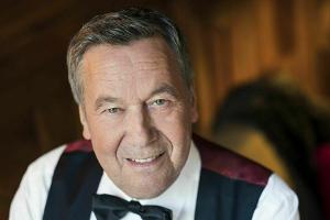 Roland Kaiser verschiebt auch die Herbst-Tournee ins Jahr 2021.