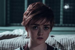 "Game of Thrones"-Star Maisie Williams spielt eine der jungen Mutanten, die gegen ihren Willen festgehalten wird.