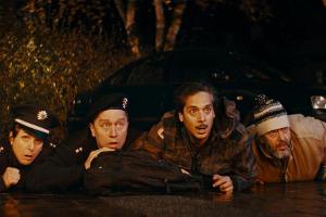 (v.l.n.r.) Netti (Sanne Schnapp), Rocky (Adrian Topol), Deniz (Erkan Acar) und der obdachlose Hagen (Alexander Hörbe)