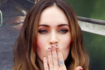 Nicht nur Schauspielerin Megan Fox zeigt sich im Corona-Jahr frisch verliebt.