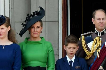 Britische Royals beim üblichen Repräsentieren (v.r.): Prinz Edward, Prinz James, Herzogin Sophie und Prinzessin Louise