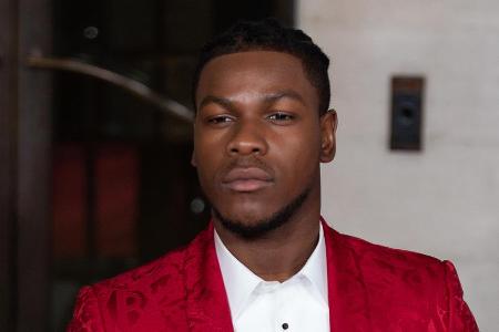 John Boyega kann das Verhalten des Unternehmens Jo Malone 