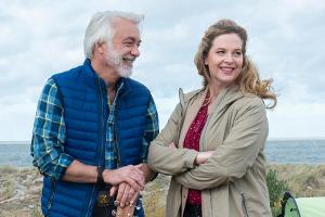 "Camping mit Herz": Kalle (Christoph M. Ohrt) und Desiree (Diana Amft) sind sich sympathisch.