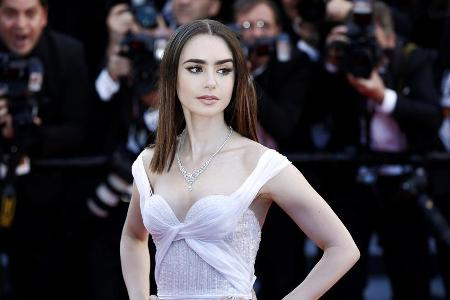 Lily Collins geht bald den Bund der Ehe ein.