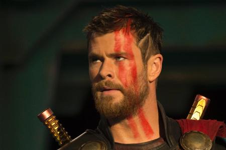 Chris Hemsworth als Donnergott in 