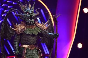 Welcher Promi verbirgt sich hinter dem Drachen? Das Finale von "The Masked Singer" wird es zeigen.