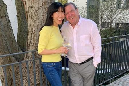 Gerhard Schröder mit seiner Frau Soyean Schröder-Kim feiern dieses Jahr im heimischen Hannover.