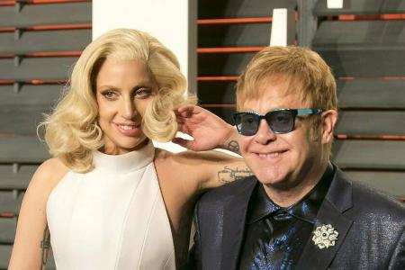 Elton John und Lady Gaga 2016 auf der 