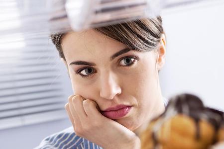 Ein Glas Wasser kann den Heißhunger bereits stillen