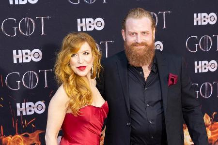 Das Ehepaar Kristofer und Gry Molvaer Hivju vor ziemlich genau einem Jahr bei der Premiere der letzten Staffel der Serie 