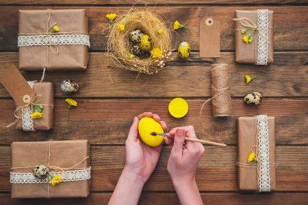 Mit natürlichen Bastelmaterialien gelingt das nachhaltige Osterfest.