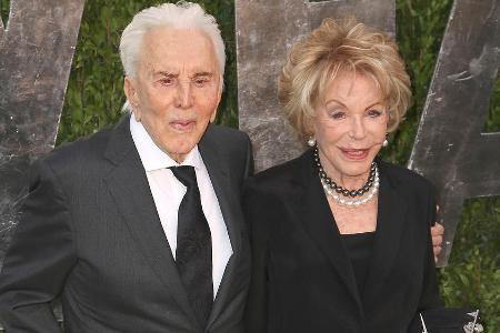 Kirk Douglas und Anne Buydens bei einem gemeinsamen Auftritt in Hollywood.