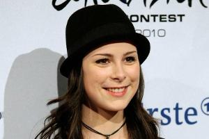 Lena Meyer-Landrut auf einer Pressekonferenz nach ihrem ESC-Sieg im Jahr 2010.