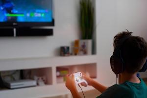 Nicht nur in der Corona-Isolation ist Zocken für Kinder ein beliebter Zeitvertreib.