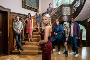 Der Cast um Valentina Pahde (Mitte) steht bereits fest