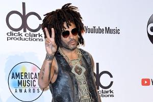 Lenny Kravitz auf dem roten Teppich.