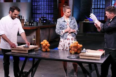 Steffen Henssler (l.) mit Moderatorin Laura Wontorra und Tim Mälzer.