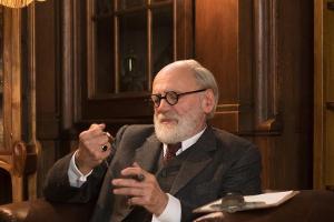 Bruno Ganz als Sigmund Freud in "Der Trafikant".