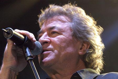 Ian Gillan steht mit Deep Purple erneut auf Platz eins der Album-Charts.