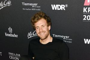 Luke Mockridge leistete Wahlkampfunterstützung an einer Berliner Schule.