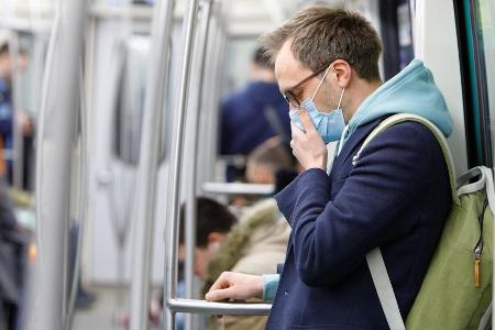 Verstöße gegen die Maskenpflicht fallen künftig mit mindestens 50 Euro Strafe zu Buche