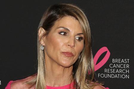 Schauspielerin Lori Loughlin wandert für zwei Monate ins Gefängnis.