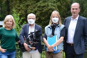 Sabine Postel (Isa von Brede, v.l.), Michael Tötter (Kamera), Bettina Schoeller-Bouju (Regie) und Herbert Knaup (Markus Gell...