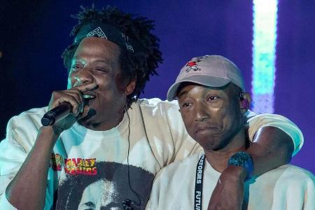 Jay-Z und Pharrell Williams bei einem gemeinsamen Live-Auftritt 2019.