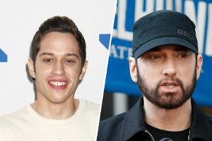 Pete Davidson (l.) parodiert Eminems Song "Stan"