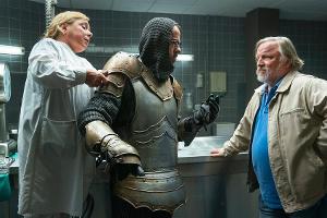 "Tatort: Es lebe der König!": Kommissar Frank Thiel (Axel Prahl, r.) hört, was Prof. Karl-Friedrich Boerne (Jan Josef Liefer...