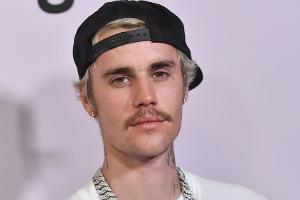 Justin Bieber wird einen Weihnachtssong veröffentlichen.