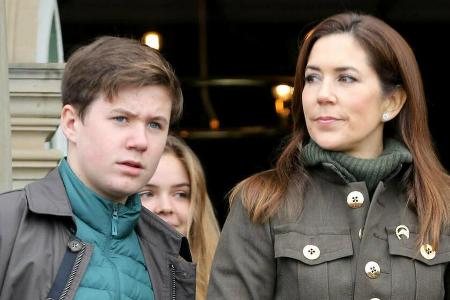 Prinz Christian mit seiner Mutter Mary von Dänemark.