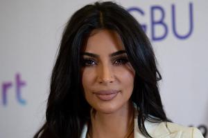 Kim Kardashian West beschenkt 1000 Fans mit Geld zu Weihnachten.