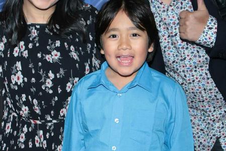 Ryan Kaji (M.) kann den Titel als bestverdienender YouTuber halten.