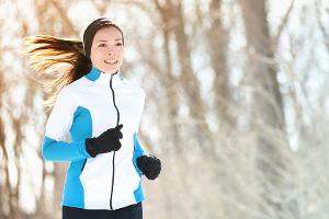 Outdoorsport in der kalten Jahreszeit stärkt das Immunsystem.