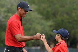 Tiger Woods und sein Sohn Charlie Woods nach der Turnier-Premiere in Florida.