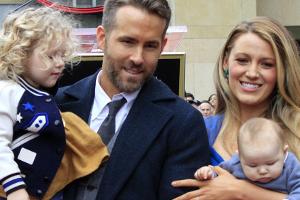 Ryan Reynolds mit Ehefrau Blake Lively und zwei der gemeinsamen drei Töchter
