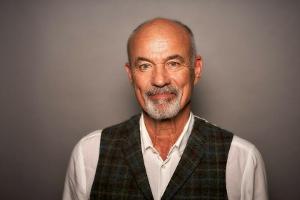 Heiner Lauterbach schlüpft in der TVNow-Serie "Unter Freunden stirbt man nicht" in die Rolle von Joachim.