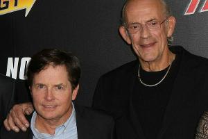 Die "Zurück in die Zukunft"-Stars Michael J. Fox (l.) und Christopher Lloyd bei einer Jubiläumsvorführung im Jahr 2015.