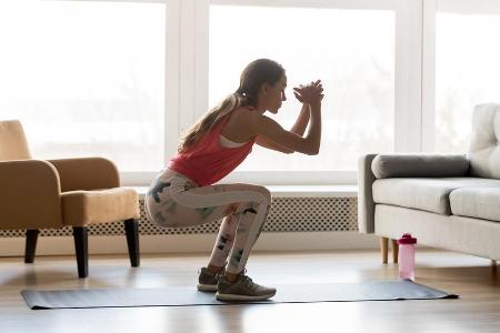 Auch in den eigenen vier Wänden können wir viel für unsere Fitness tun.