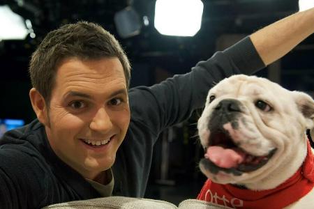 Moderator Matthias Killing mit der verstorbenen Dogge Lotte.