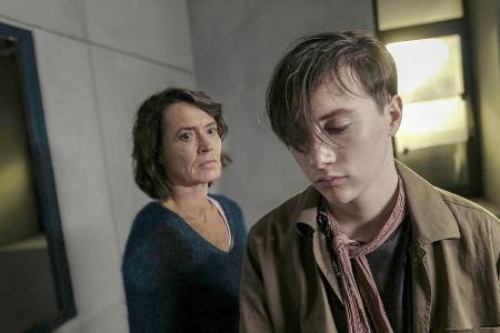 Leon Grimminger (Michelangelo Fortuzzi) gibt Lena Odenthal (Ulrike Folkerts) zu erkennen, dass ihm alles gleichgültig ist