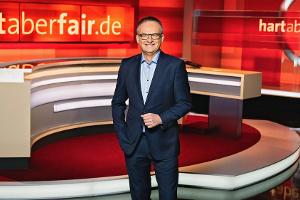 "Hart aber fair" mit Frank Plasberg beginnt am Montag bereits um 20:15 Uhr.