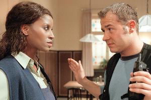 Willi Herren als "Lindenstraße"-Fiesling Olli Klatt an der Seite von Liz Baffoe alias Mary in Folge 774 "Da, wo es weh tut"....